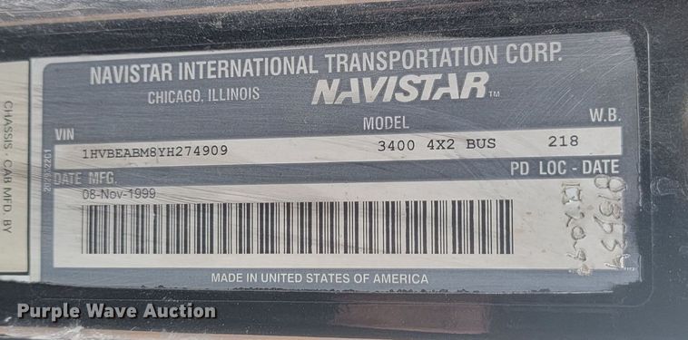 image for item JG9633 2000 International 3400  party bus