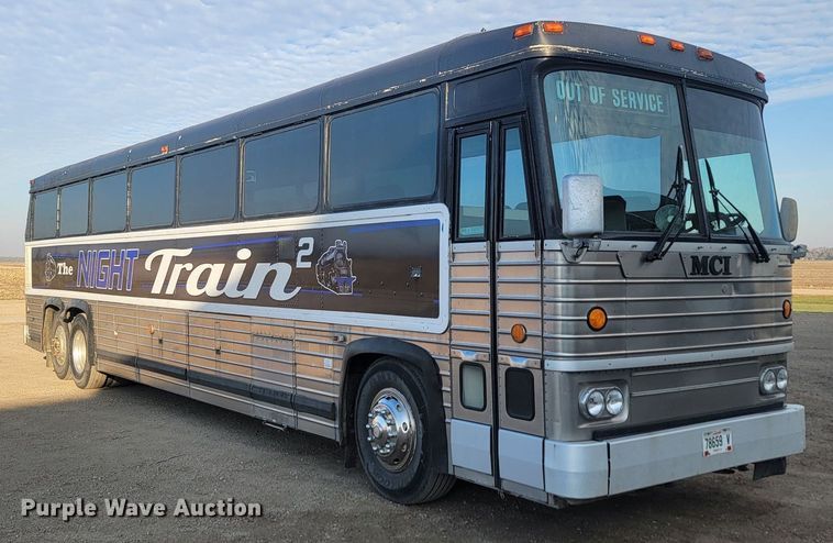 image for item JG9634 1982 MCI MC-9  party bus
