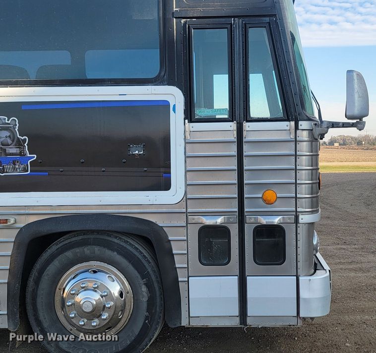 image for item JG9634 1982 MCI MC-9  party bus