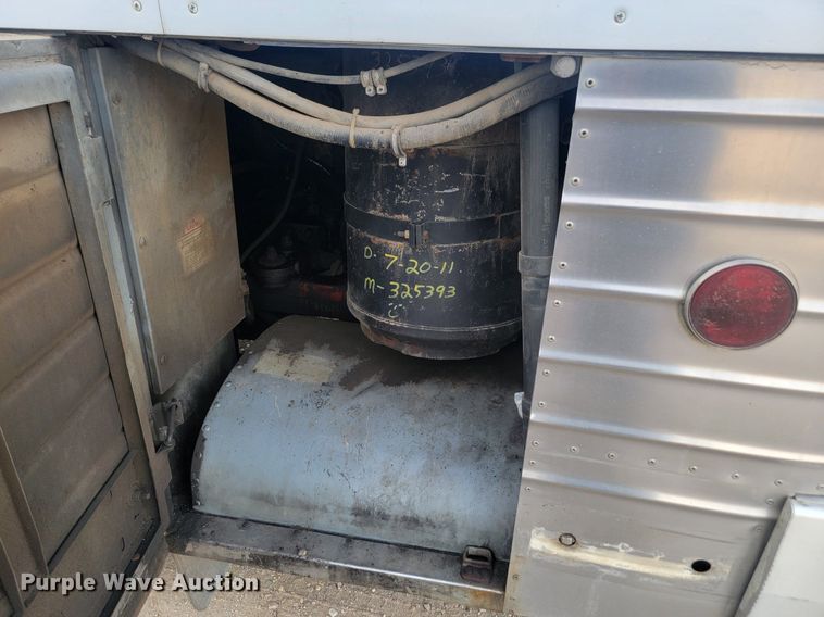 image for item JG9634 1982 MCI MC-9  party bus