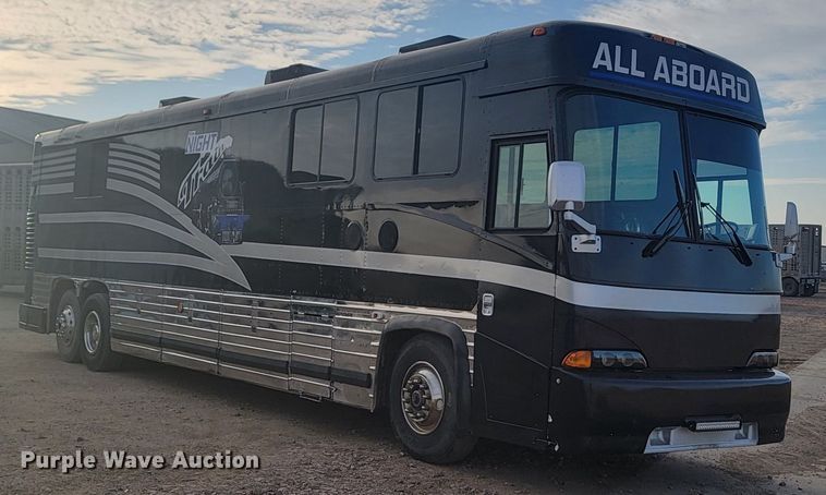 image for item JG9635 1980 MCI MC-9  party bus