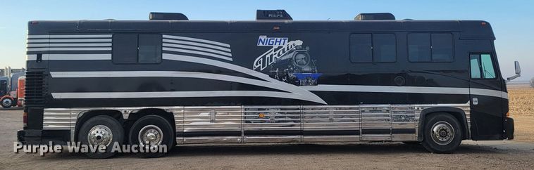 image for item JG9635 1980 MCI MC-9  party bus