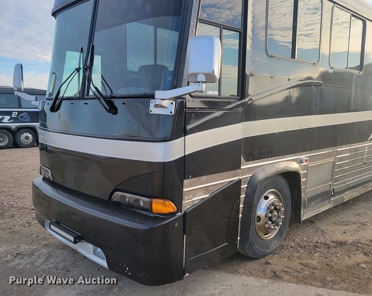 image for item JG9635 1980 MCI MC-9  party bus