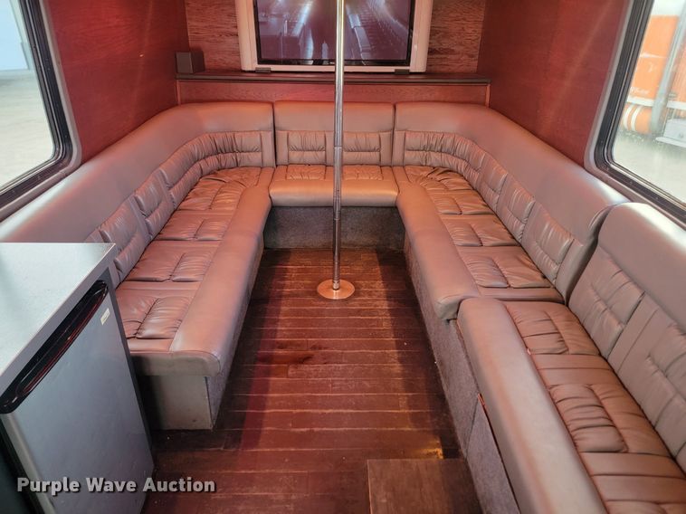 image for item JG9635 1980 MCI MC-9  party bus