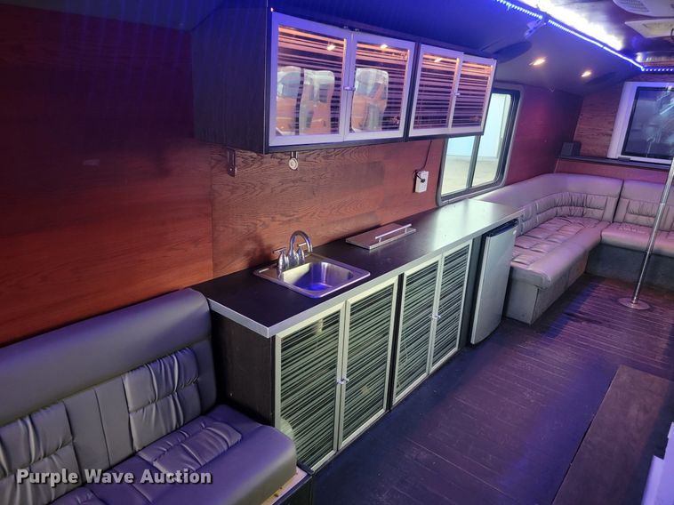image for item JG9635 1980 MCI MC-9  party bus