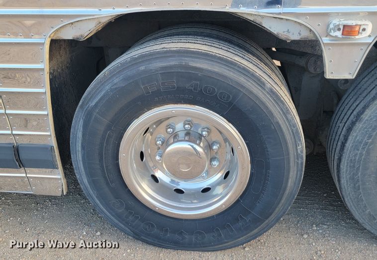 image for item JG9635 1980 MCI MC-9  party bus