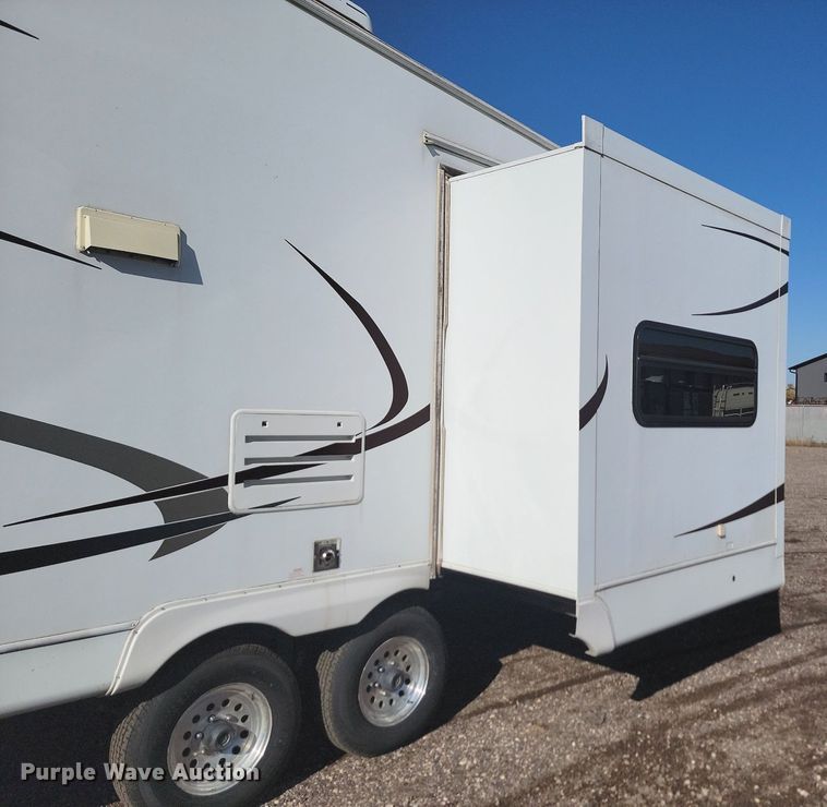 image for item JG9702 2009 Monaco Coach Starwood  camper