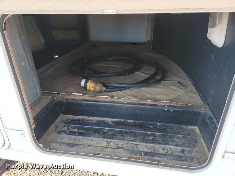 image for item JG9702 2009 Monaco Coach Starwood  camper