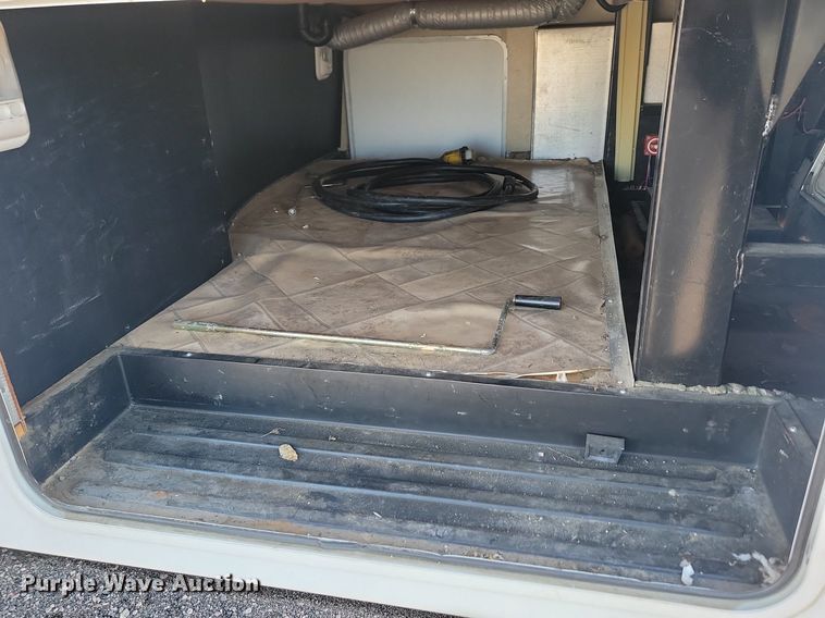 image for item JG9702 2009 Monaco Coach Starwood  camper