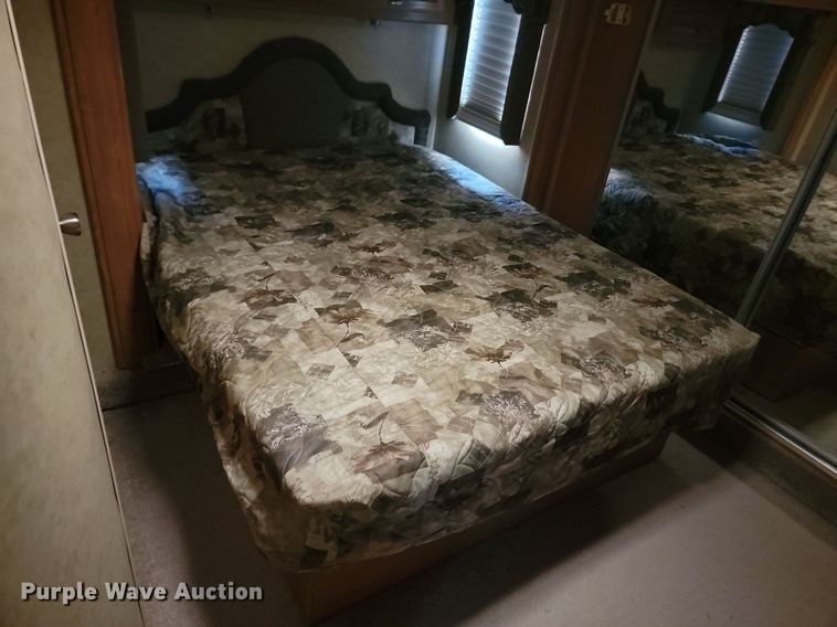 image for item JG9702 2009 Monaco Coach Starwood  camper