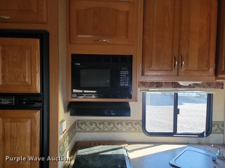 image for item JG9702 2009 Monaco Coach Starwood  camper