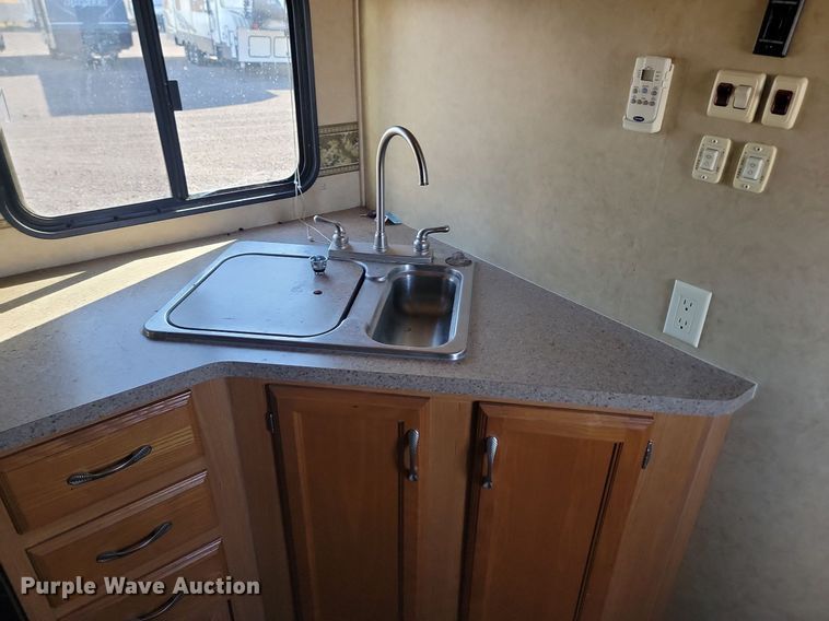 image for item JG9702 2009 Monaco Coach Starwood  camper