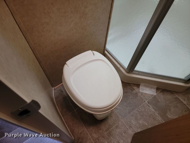 image for item JG9702 2009 Monaco Coach Starwood  camper