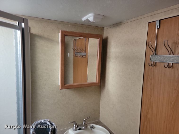 image for item JG9702 2009 Monaco Coach Starwood  camper