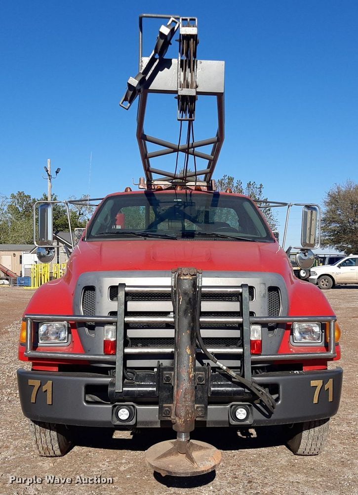 image for item KD9067 2004 Ford F650 Super Duty  drilling rig truck