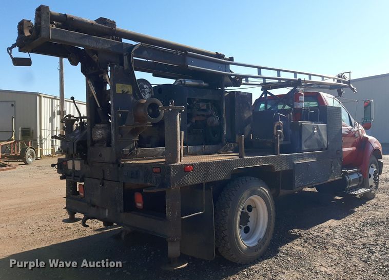 image for item KD9067 2004 Ford F650 Super Duty  drilling rig truck