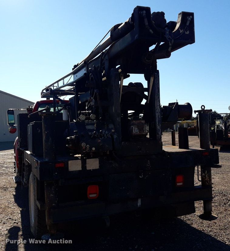 image for item KD9067 2004 Ford F650 Super Duty  drilling rig truck