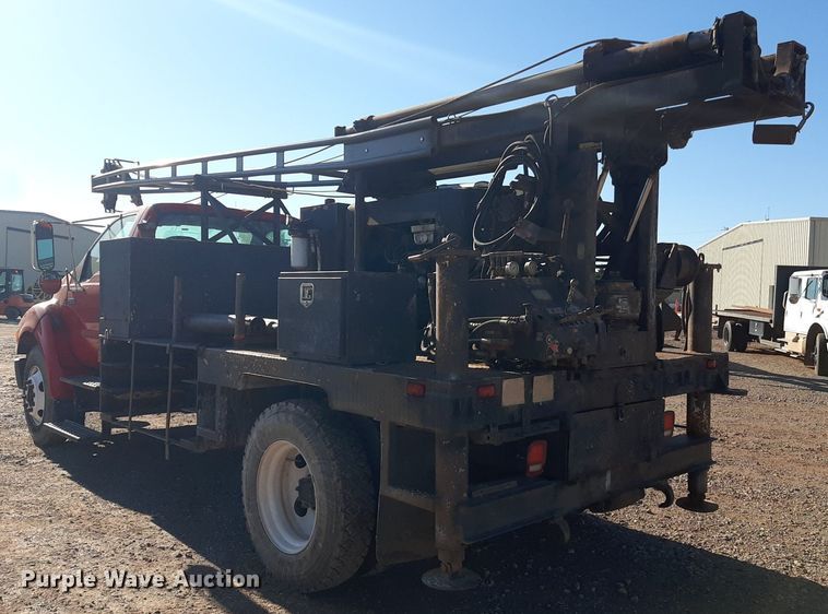 image for item KD9067 2004 Ford F650 Super Duty  drilling rig truck