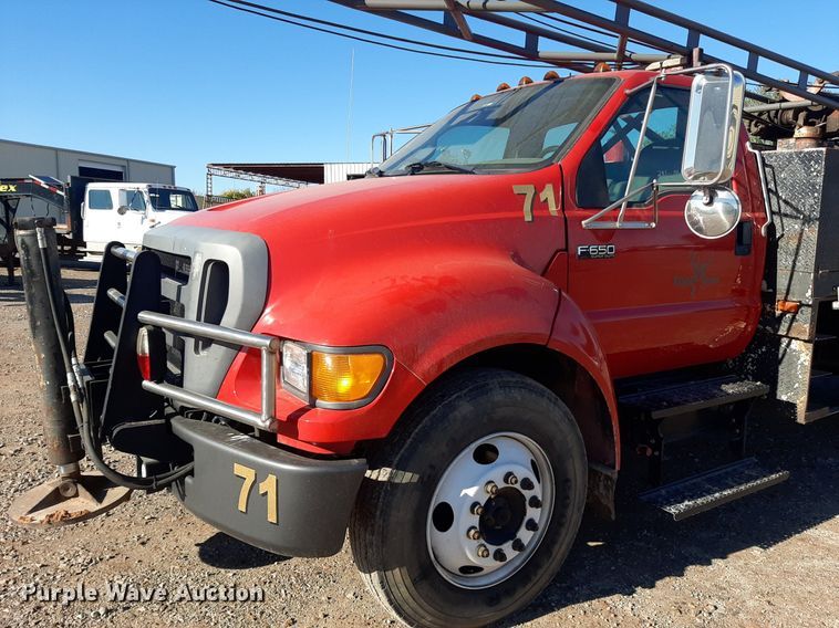 image for item KD9067 2004 Ford F650 Super Duty  drilling rig truck