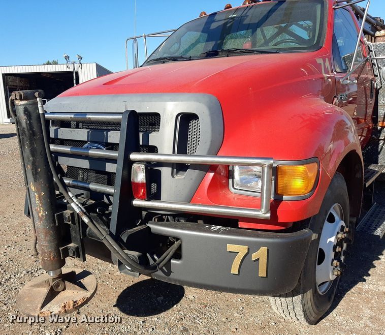 image for item KD9067 2004 Ford F650 Super Duty  drilling rig truck