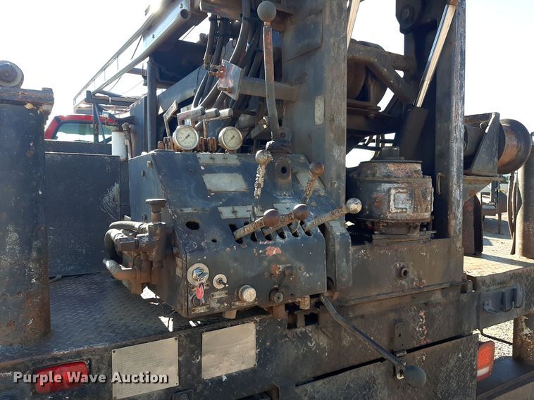 image for item KD9067 2004 Ford F650 Super Duty  drilling rig truck