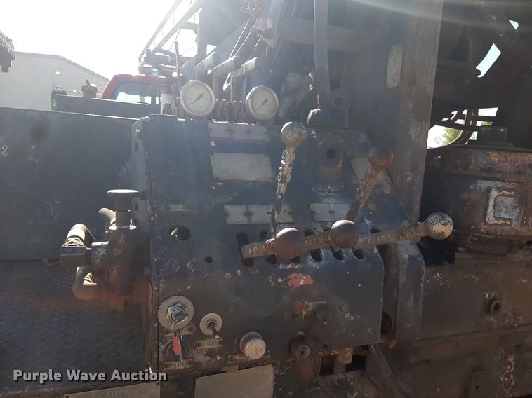 image for item KD9067 2004 Ford F650 Super Duty  drilling rig truck