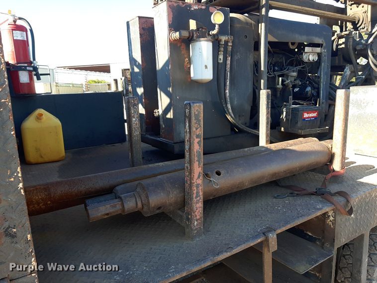 image for item KD9067 2004 Ford F650 Super Duty  drilling rig truck