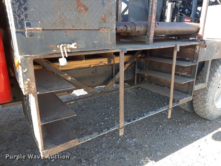 image for item KD9067 2004 Ford F650 Super Duty  drilling rig truck