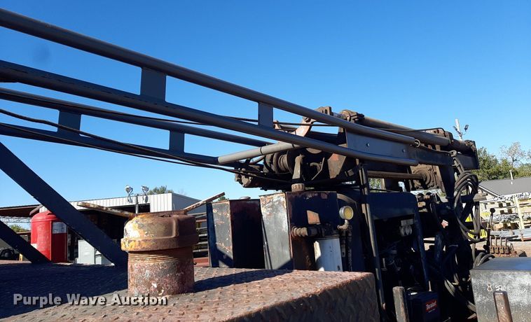 image for item KD9067 2004 Ford F650 Super Duty  drilling rig truck