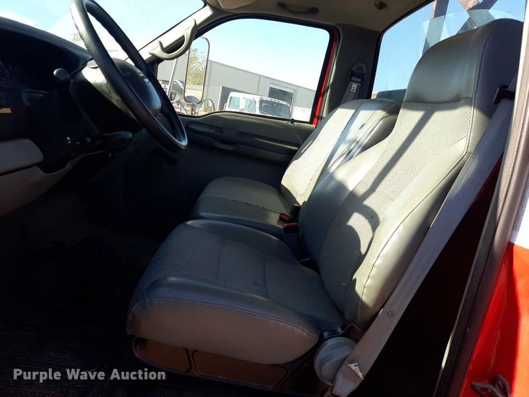 image for item KD9067 2004 Ford F650 Super Duty  drilling rig truck