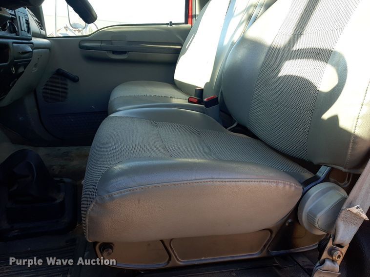 image for item KD9067 2004 Ford F650 Super Duty  drilling rig truck