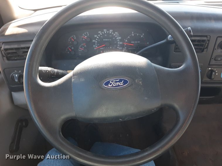 image for item KD9067 2004 Ford F650 Super Duty  drilling rig truck