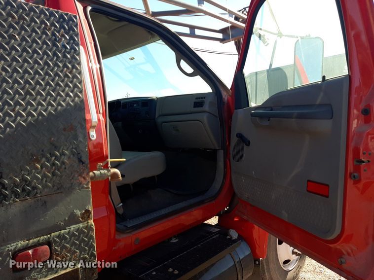 image for item KD9067 2004 Ford F650 Super Duty  drilling rig truck
