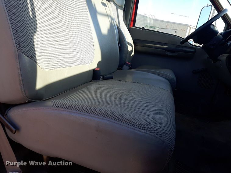 image for item KD9067 2004 Ford F650 Super Duty  drilling rig truck