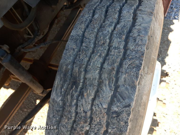 image for item KD9067 2004 Ford F650 Super Duty  drilling rig truck