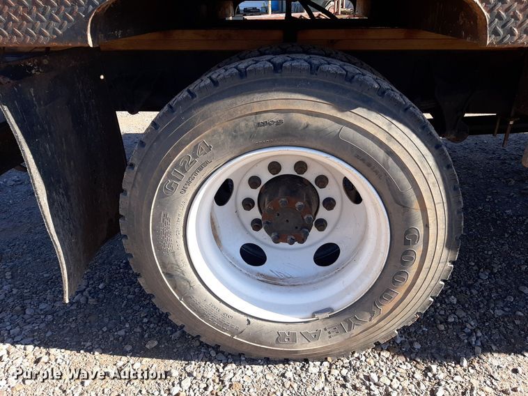 image for item KD9067 2004 Ford F650 Super Duty  drilling rig truck