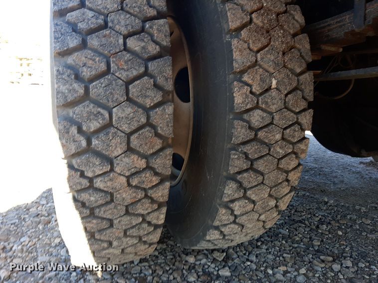 image for item KD9067 2004 Ford F650 Super Duty  drilling rig truck