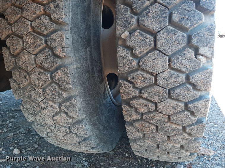 image for item KD9067 2004 Ford F650 Super Duty  drilling rig truck