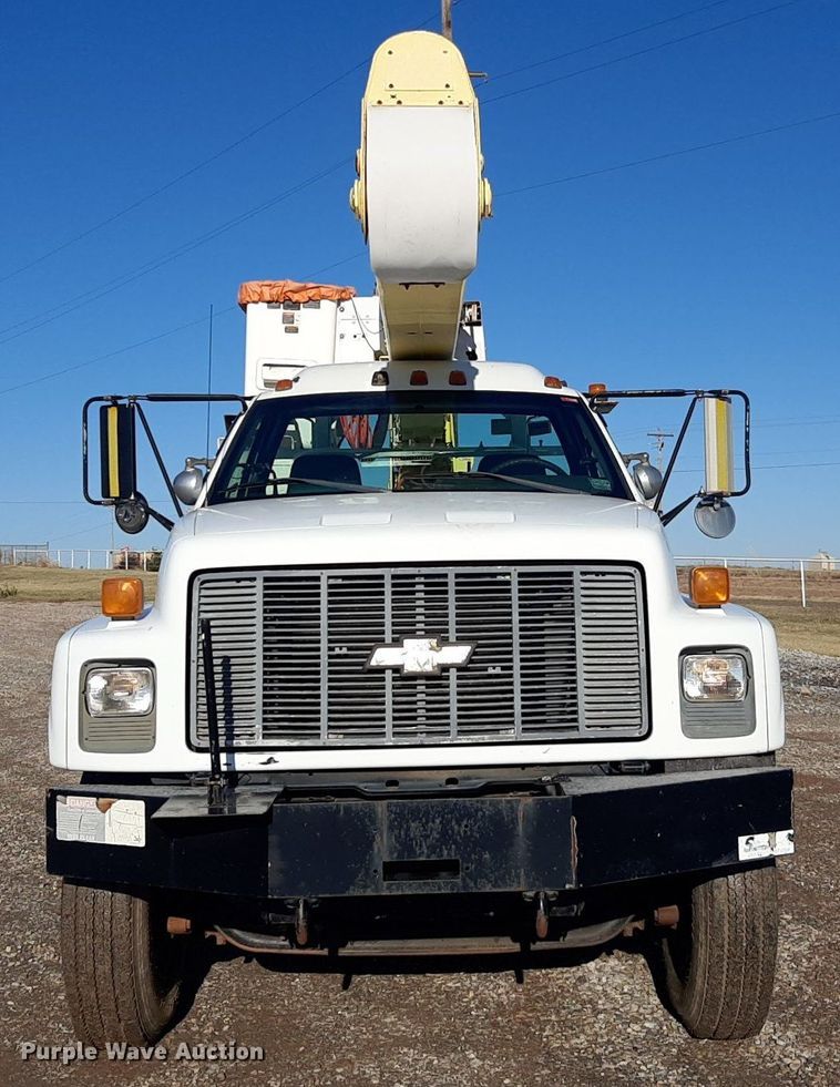 image for item KD9071 2002 Chevrolet C7500  bucket truck