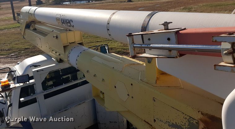 image for item KD9071 2002 Chevrolet C7500  bucket truck