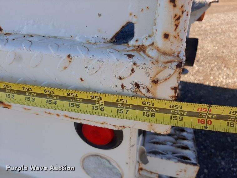 image for item KD9071 2002 Chevrolet C7500  bucket truck