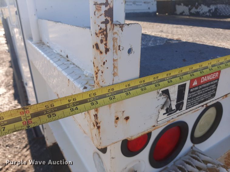 image for item KD9071 2002 Chevrolet C7500  bucket truck