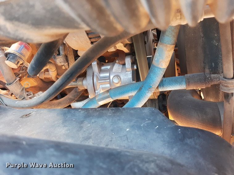 image for item KD9071 2002 Chevrolet C7500  bucket truck