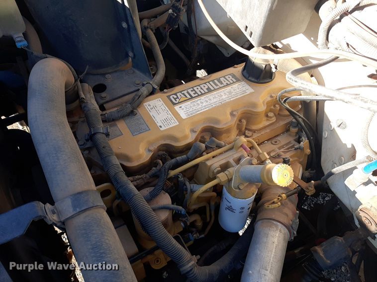 image for item KD9071 2002 Chevrolet C7500  bucket truck