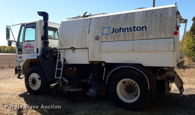 image for item KD9093 2004 Freightliner FC80  street sweeper truck