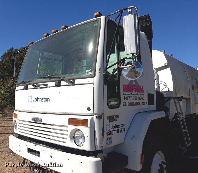 image for item KD9093 2004 Freightliner FC80  street sweeper truck