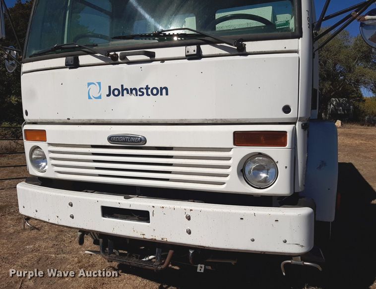 image for item KD9093 2004 Freightliner FC80  street sweeper truck