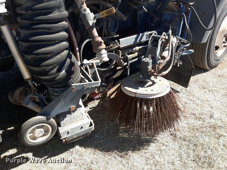 image for item KD9093 2004 Freightliner FC80  street sweeper truck