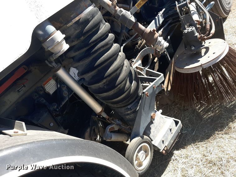 image for item KD9093 2004 Freightliner FC80  street sweeper truck