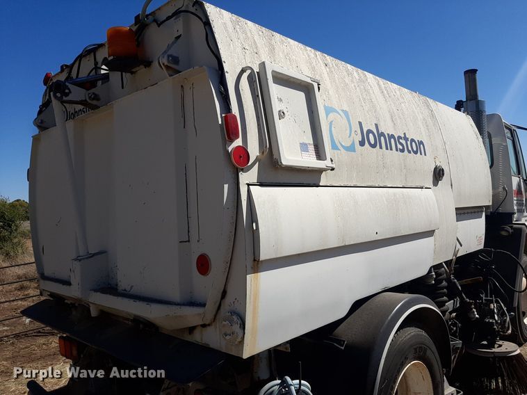 image for item KD9093 2004 Freightliner FC80  street sweeper truck